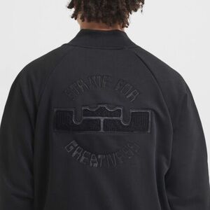 NIKE LEBRON JAMES STANDARD ISSUE THERMA-FIT JACKET MEN’S XL NWT